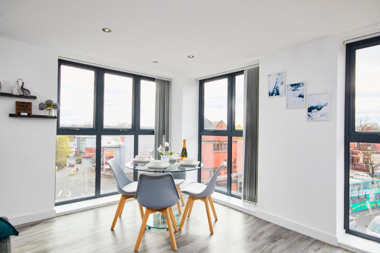 Stylish 2 Bed Apartment With Free Parking, Close To City Centre By Hass Haus Manchester Exteriör bild